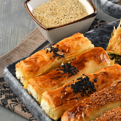 Peynirli Ev Böreği